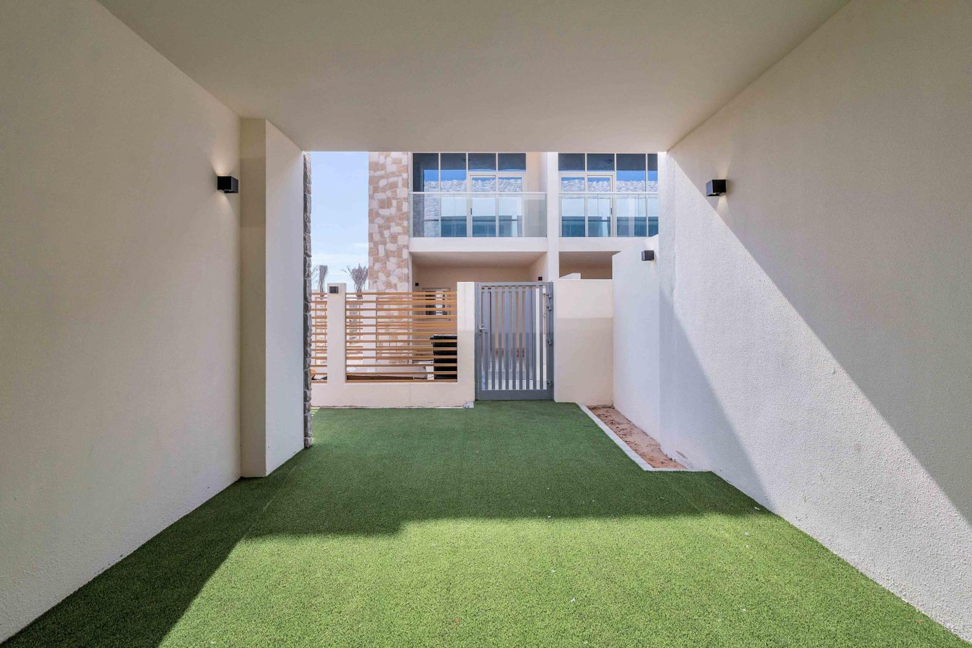 Apartment New! Amazing 2br Loft Townhouse In Dubailand Dubai